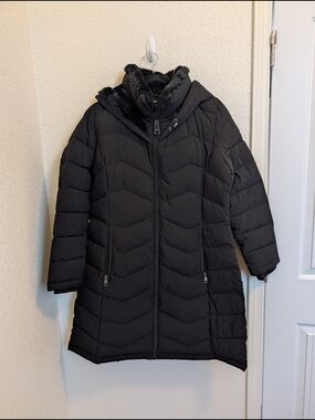 Andrew Marc Women’s Full Zip Hooded Puffer coat size L Large Black Sf17